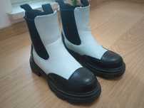 Buty damskie botki nie ocieplane rozm. 36
Buty wsuwane, posiadają elas