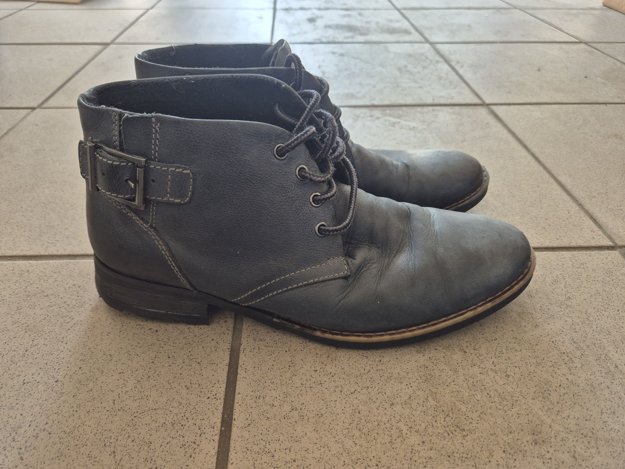 Buty 43 paczka nowe i używane