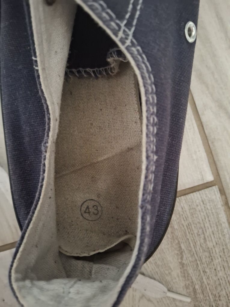 Sprzedam buty i męskie 43
