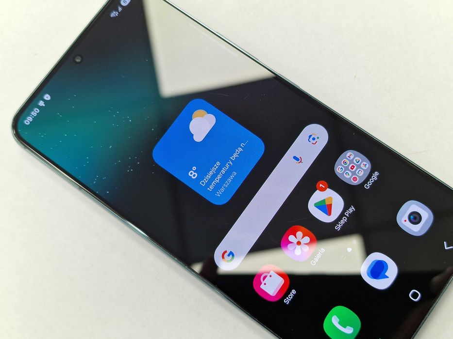 Samsung Galaxy S22 Dual SIM/ 8GB/ 128GB/ Grade A-/ bateria obniżona