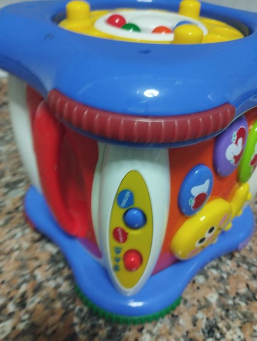 Cubo interativo para criança