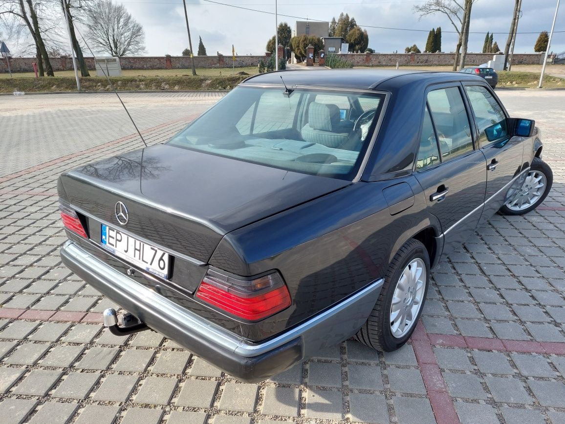 Sprzedam MERCEDESA 124