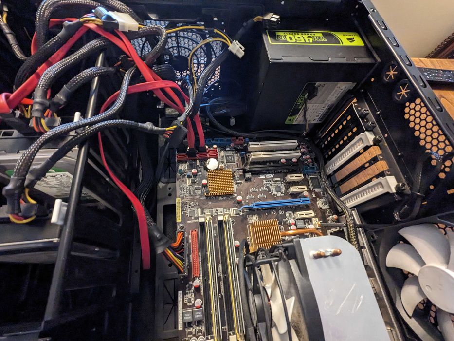 Bundle - Intel Quad Core Q6600 | Asus PQ5 Pro | 4GB DDR2 1066 and More64551100920194122