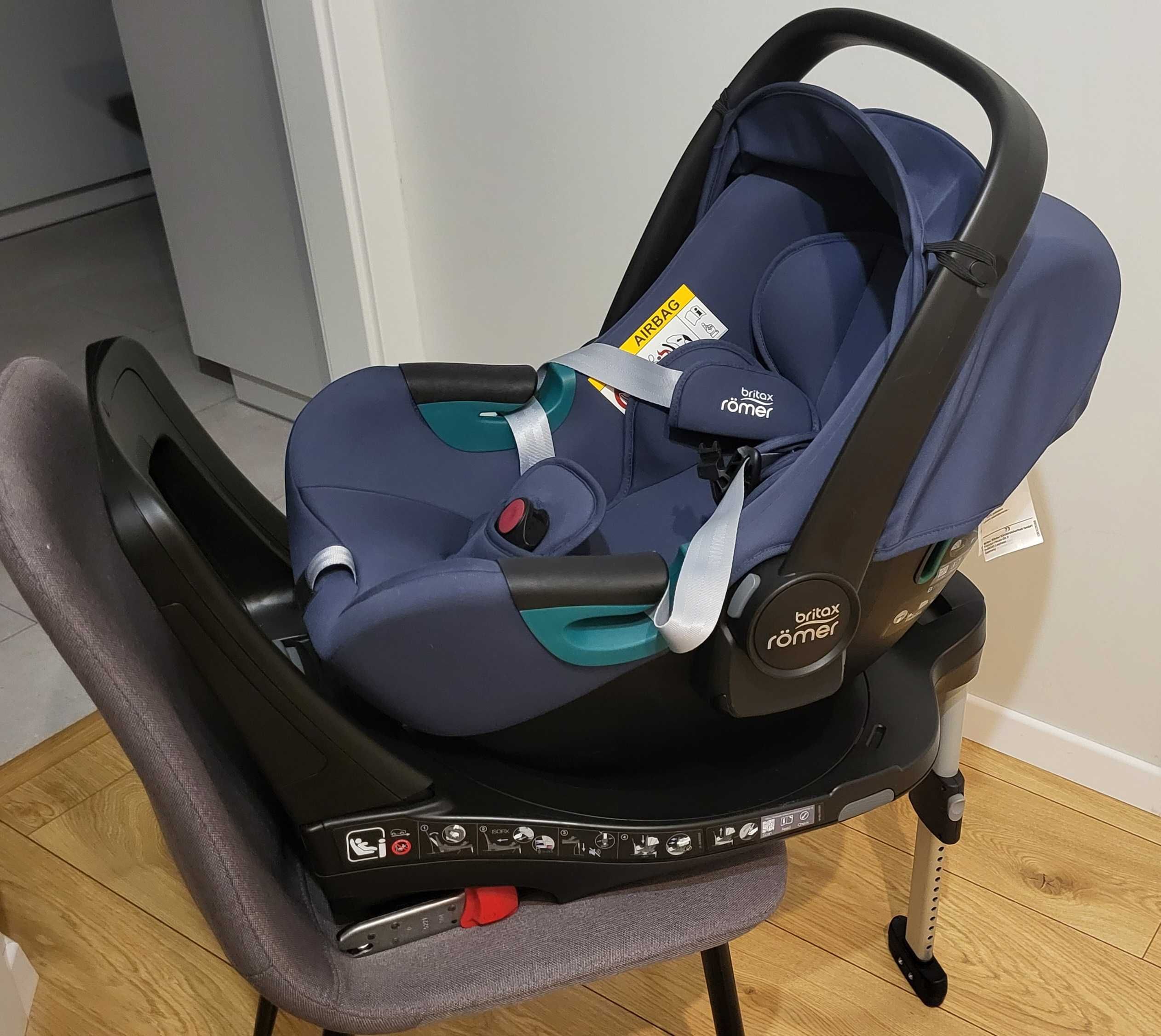 Fotelik Römer Britax Baby Safe 3 i-Size z bazą Isofix (FLEX iSENSE)