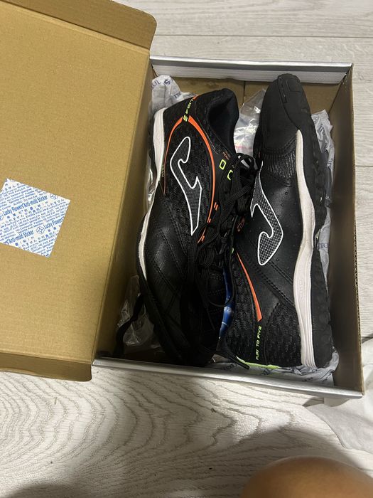 Футольные бутсы,отличное состояние р 38 и 39