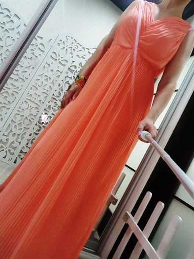 Шикарное макси в пол платье плиссированное нежное персиковое нарядное