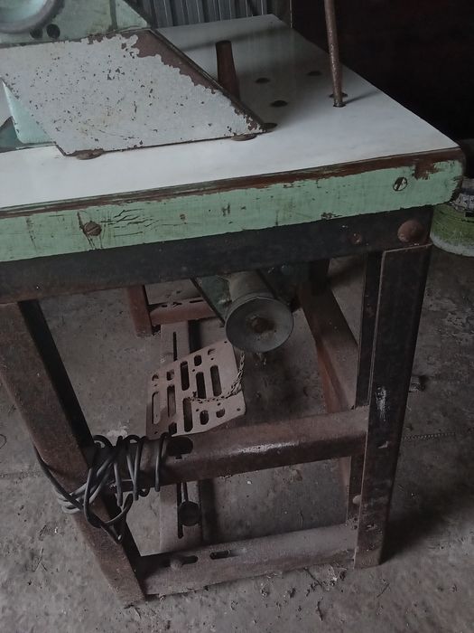 Швейна машина промислова.