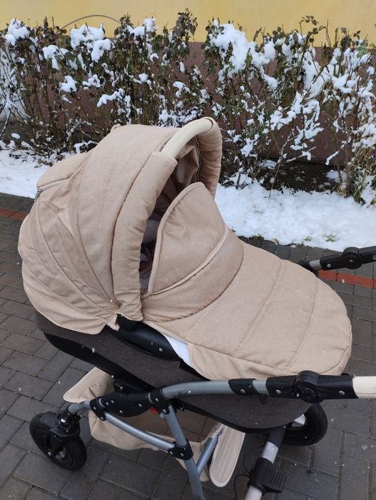 Продається дитяча коляска 2 у 1, в гарному стані