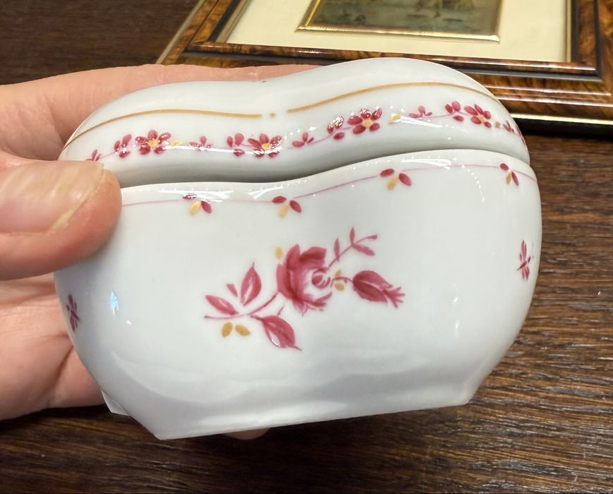 Porcelanowe serce puzdro szkatułka dekoracja na drobiazgi 1970