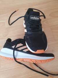 Buty dziecięce Adidas oddychające