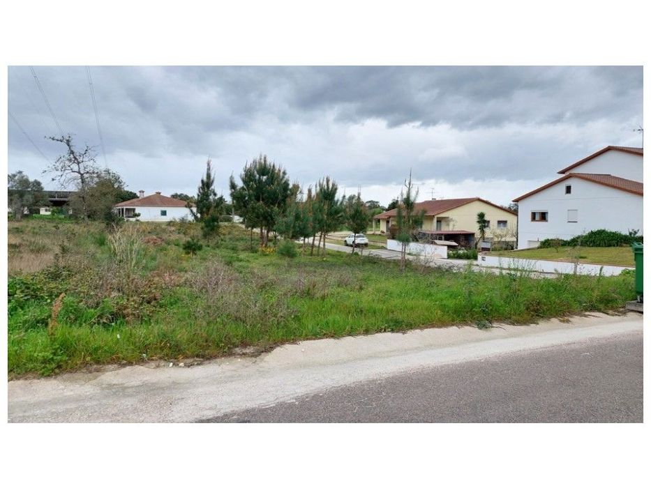 Terreno para construção na zona Monte Redondo