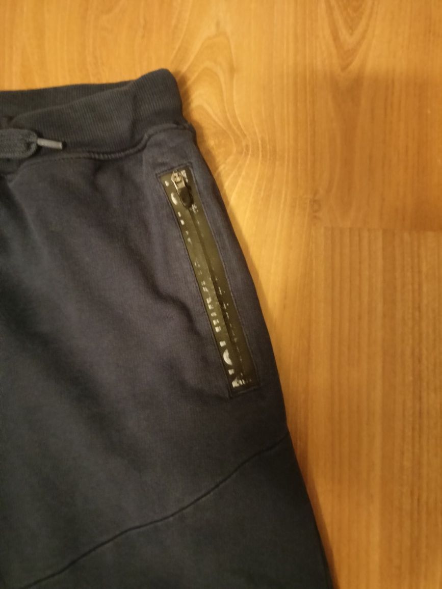 Spodnie dresowe chłopięce 5-10-15 (rozmiar 152 cm)