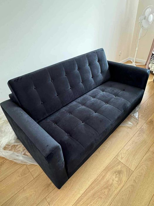 Czarna stylowa sofa