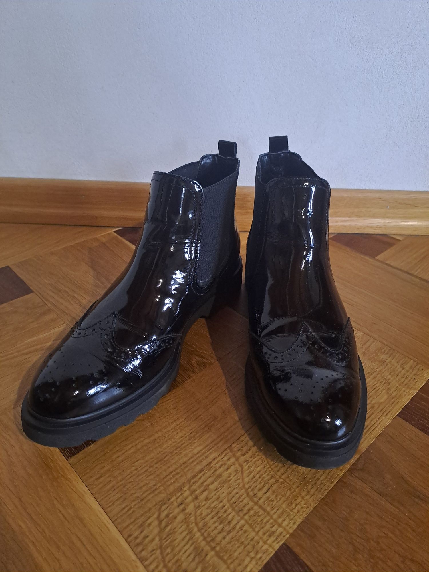 Лакові напівчеревики Clarks 40 розмір