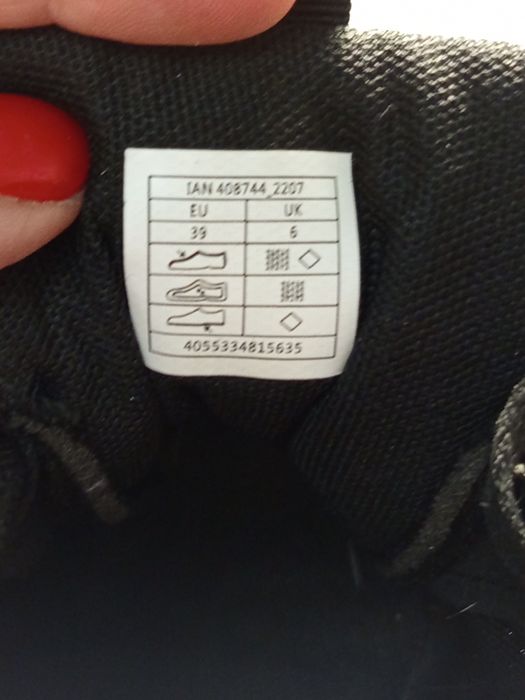 Кросівки жіночі відомої німецької фірми Crivit. Невагомі, якісні.