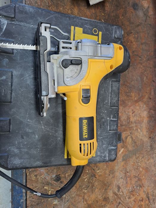 Wyrzynarka dewalt dw333k