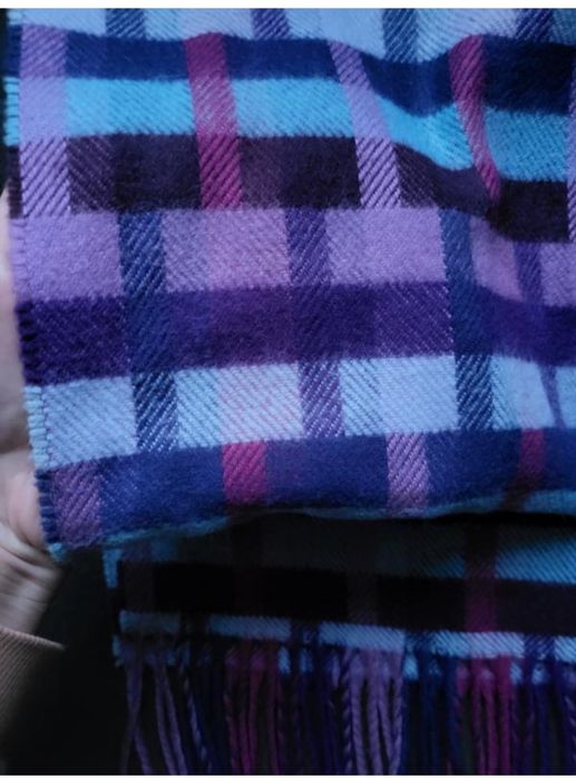 Жіночий шарф в блакитно-фіолетову клітинку