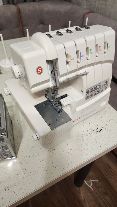 Машинка оверлок+распошивалка