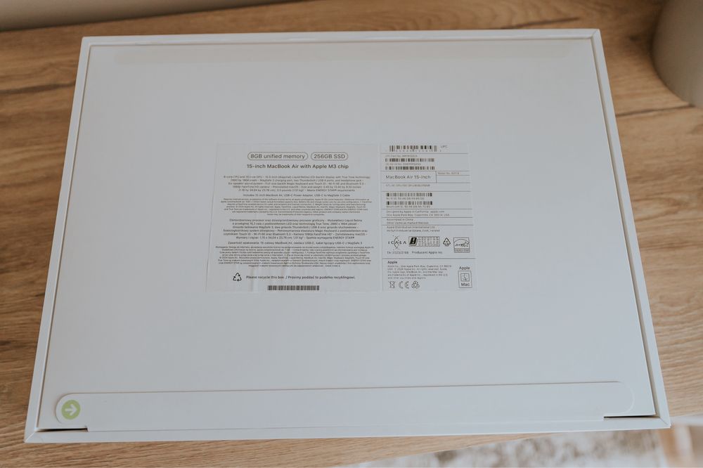 Apple MacBook 2024 Air M3/8GB/256/Mac OS Księżycowa poświata 10R GPU