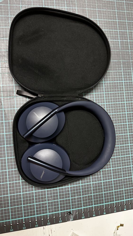 Headphones Bose 700