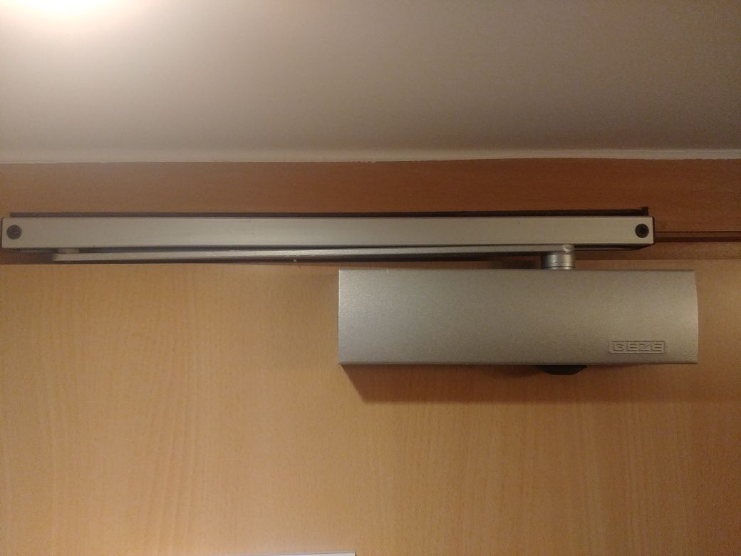 Samozamykacz GEZE TS3000V