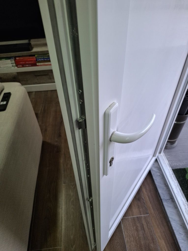 Porta exterior PVC modelo Sevilha ( reservada )