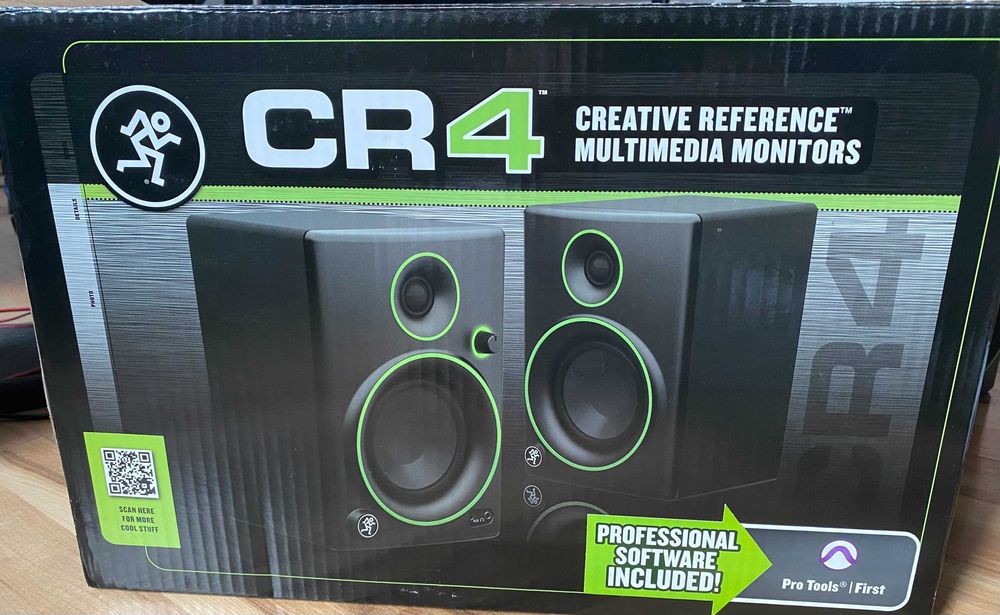 Monitory Mackie CR4