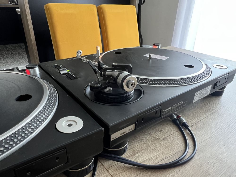 2x Technics sl 1210mk2
