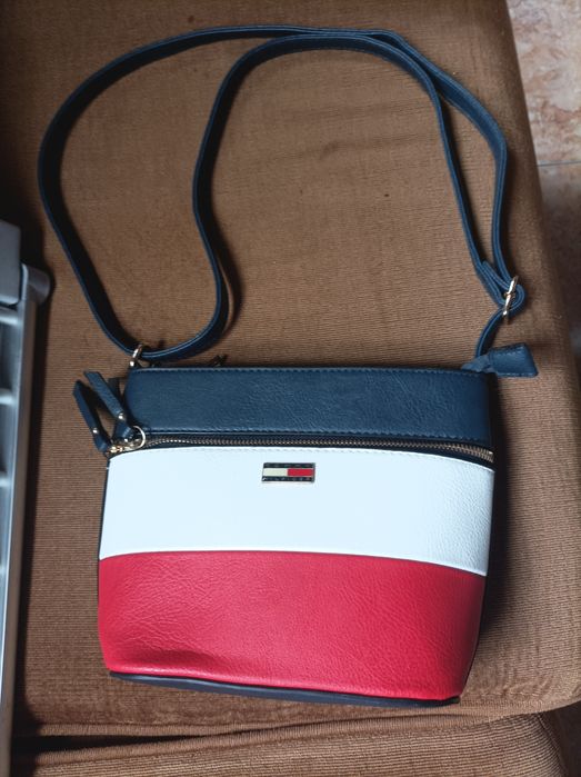 Vendo mala nova da Tommy Hilfiger