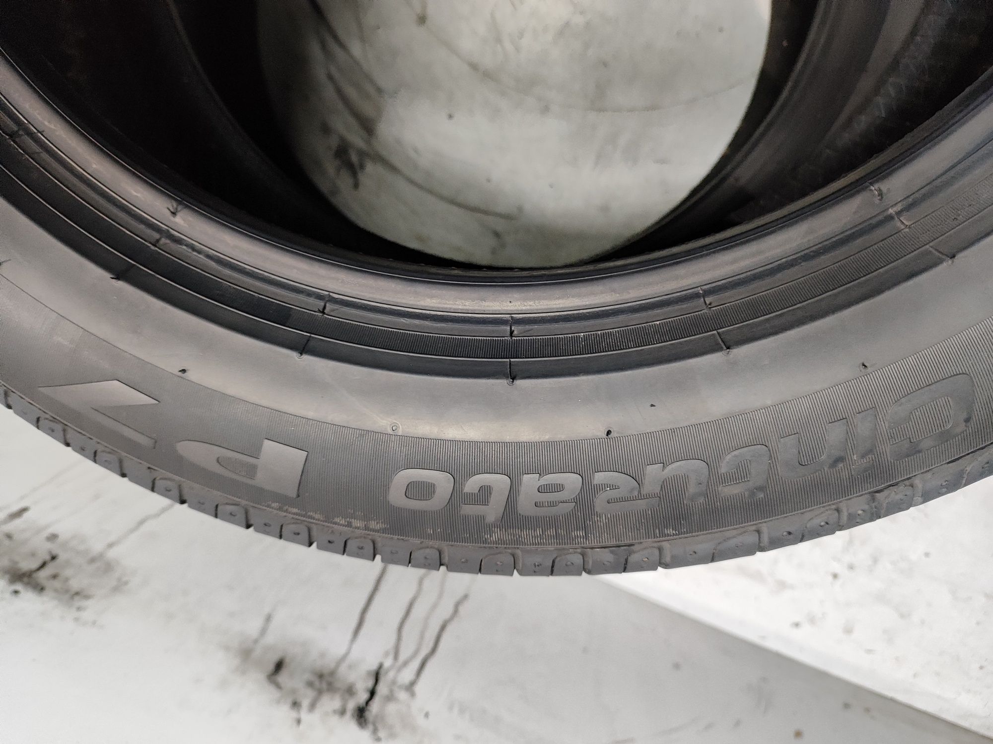 2 pneus semi novos Pirelli 245/50R18 100W RTF Oferta dos Portes