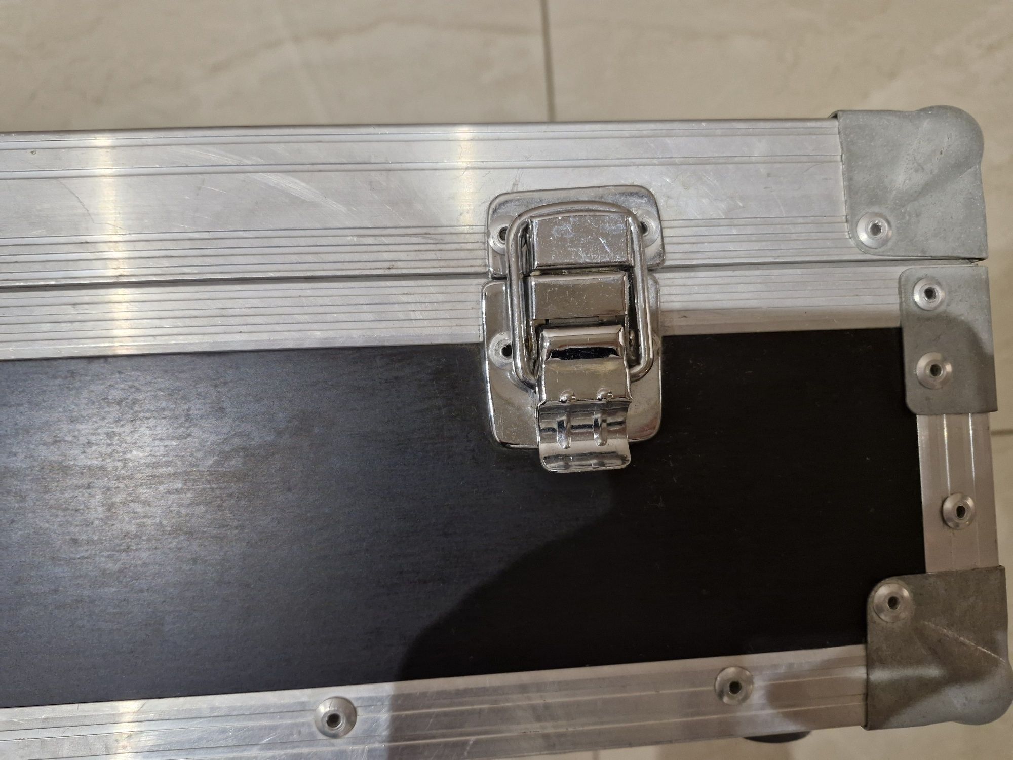 Case twardy Korg Krome 61