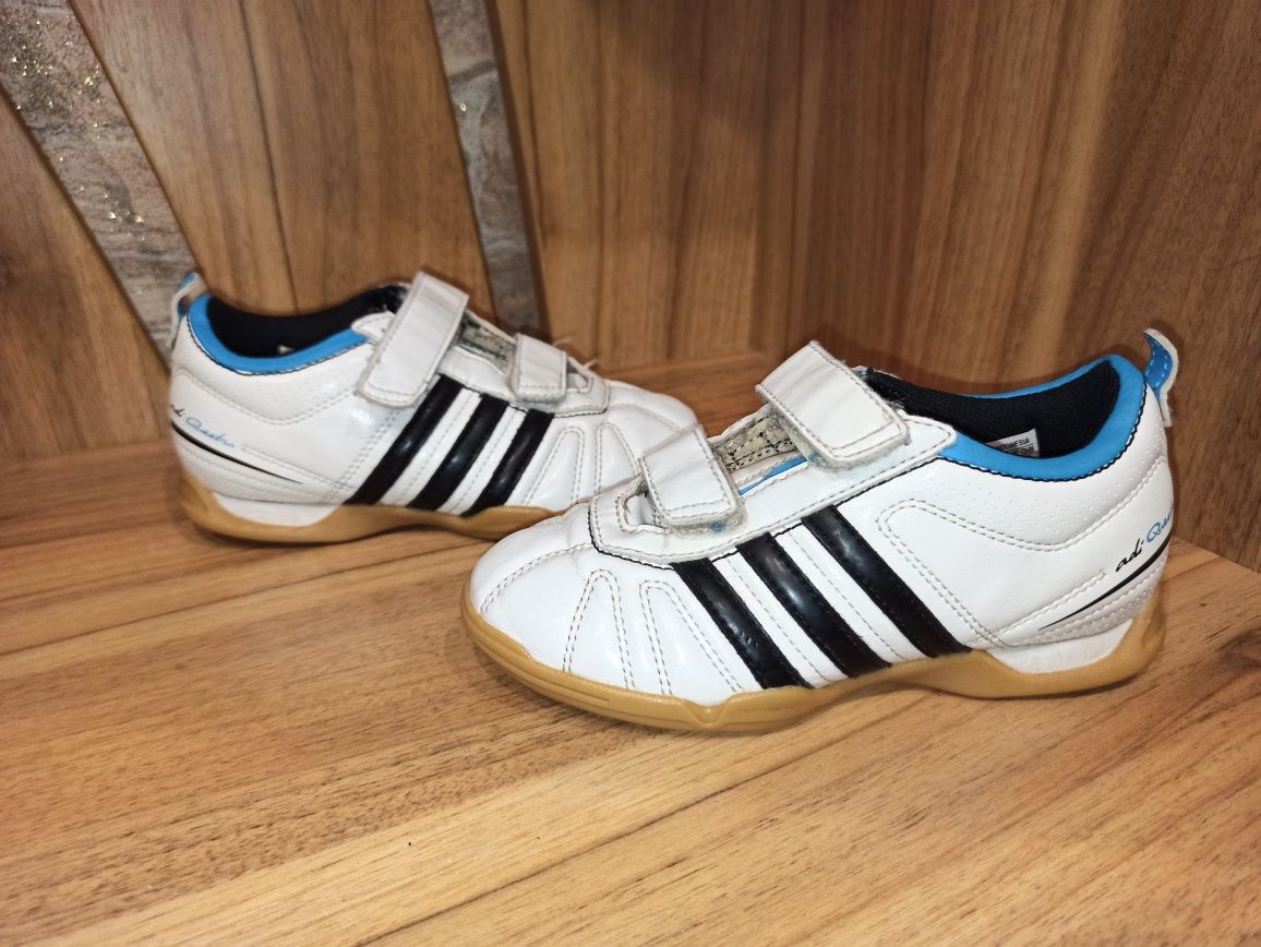 Кроссовки бутсы футбольные Adidas, 30 размер стелька 18,5 см.