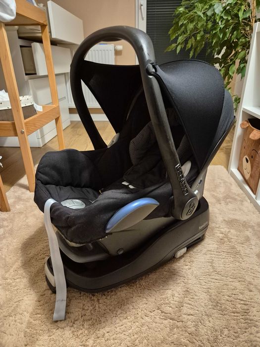 Fotelik samochodowy Maxi Cosi CabrioFix + Baza isofix FamilyFix.