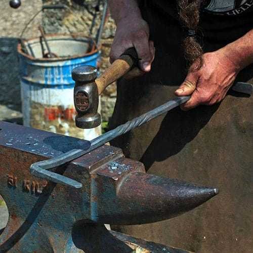 Forjador aceita trabalhos