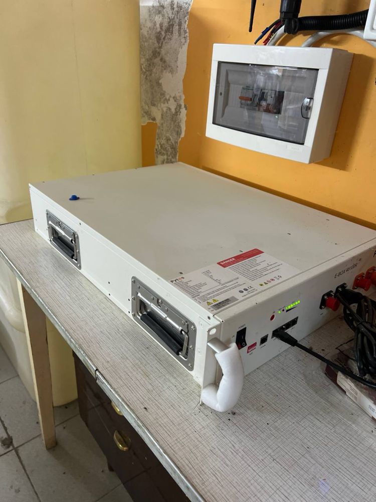 Акумуляторна батарея E-BOX 48100R 51.2V 100Ah LiFePO4