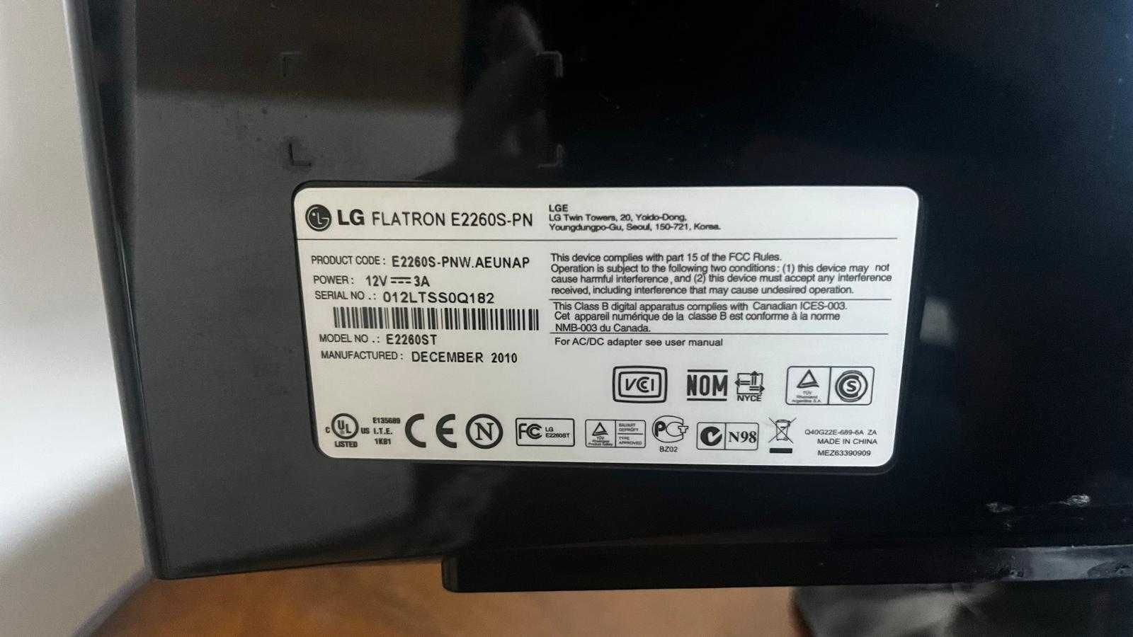 Monitor LG Flatron E2260 - 22 cale, VGA, stan bardzo dobry
