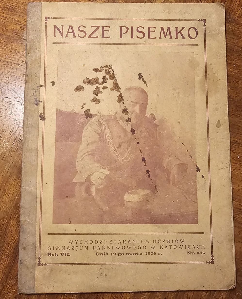 Masa antyków: przedwojenne dokumenty, pocztówki, gazety, telegramy