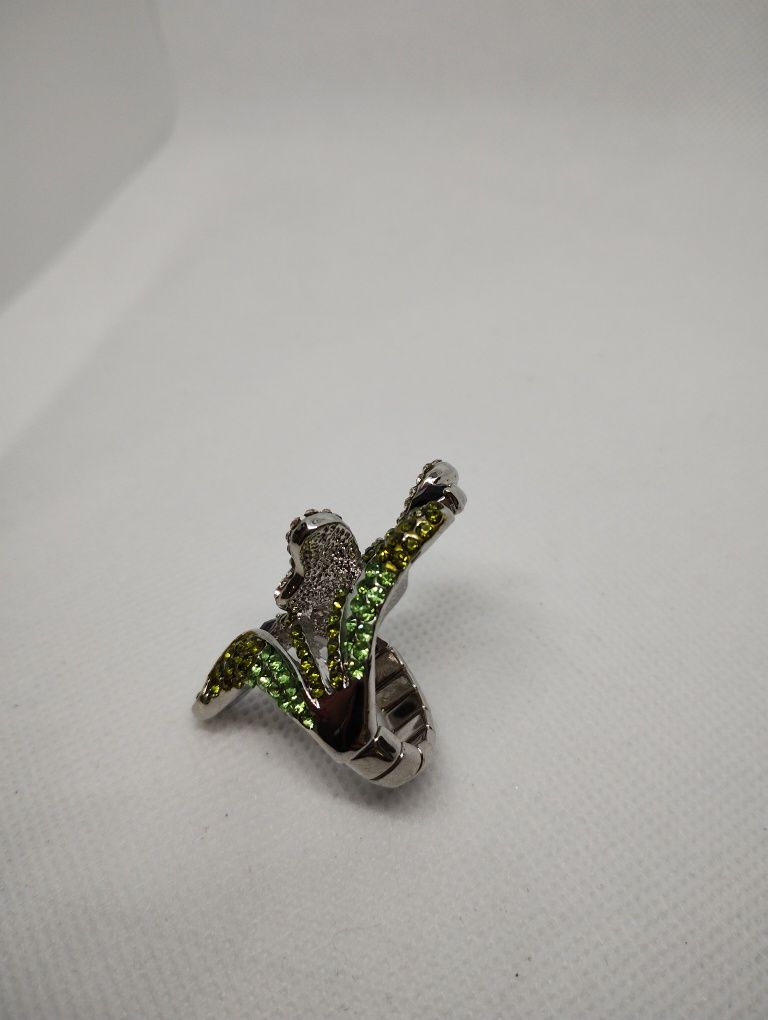 Sygnet pierścionek duży kwiat motyl cyrkonie