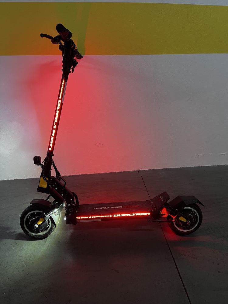 Trotinete Dualtrone dual motor longbody special edition