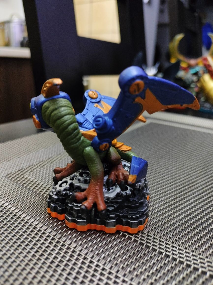 Figurka Skylanders Giants - Drobot Lightcore