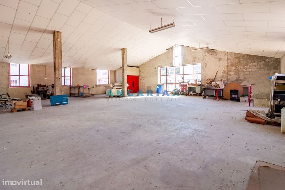 ANG1206 - Armazém para Venda em Batalha, Leiria