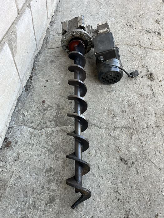 Motoreduktor z podajnikiem slimakowym