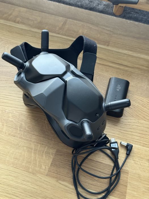DJI FPV Goggles v2.