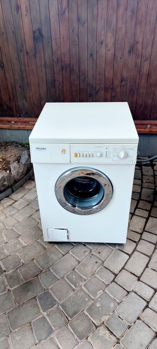 Пралка Miele Novotronic W718