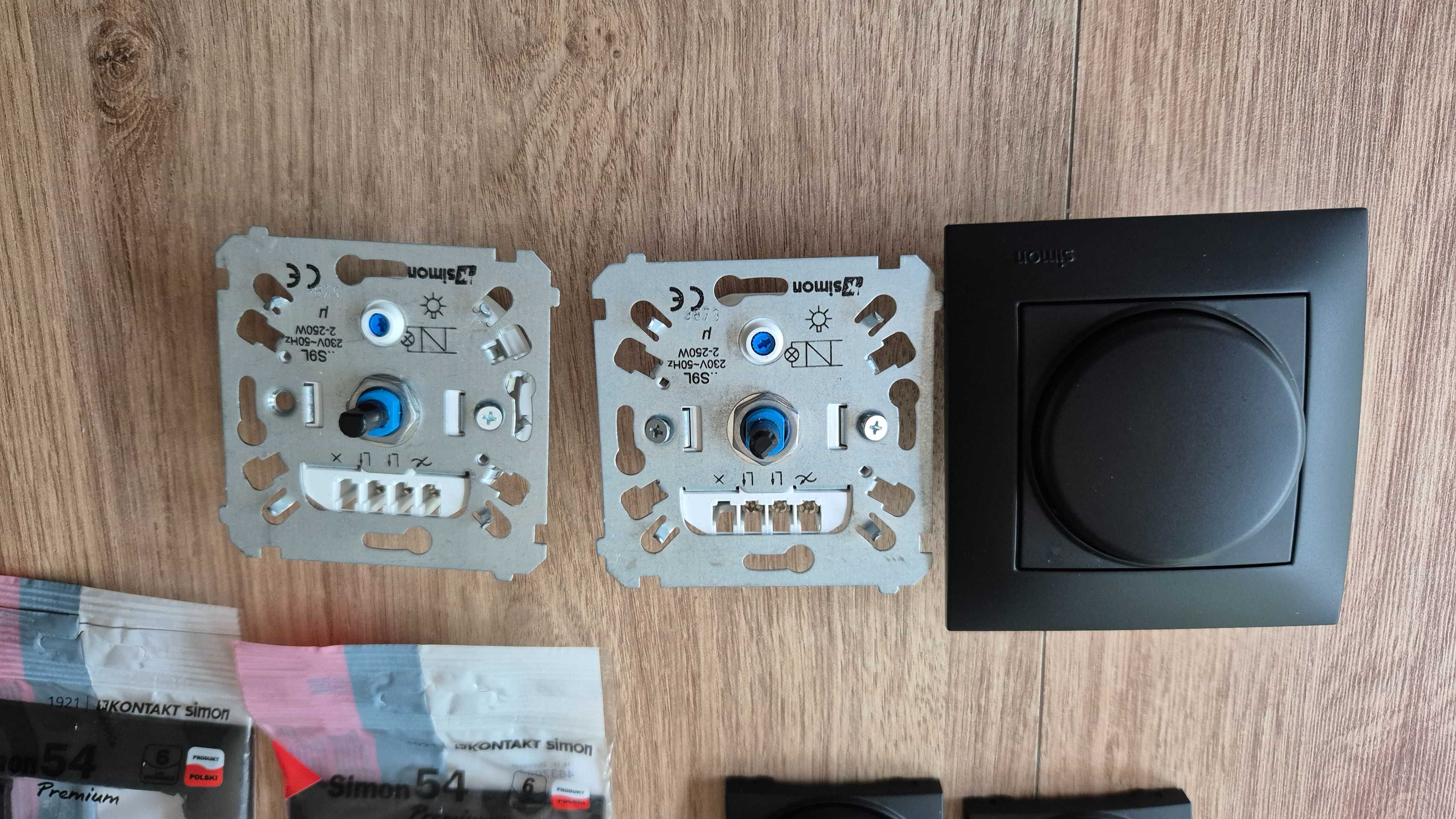 Ściemniacz przyciskowo-obrotowy LED Czarny mat DS9L.01/49 Simon54 3szt