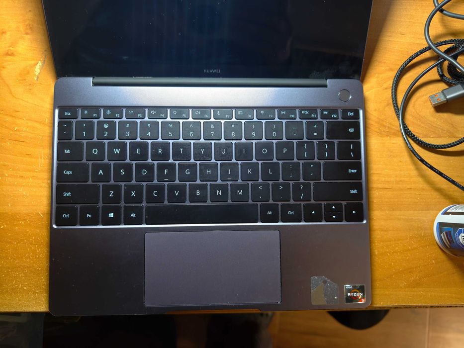 Huawei MateBook 13 HN-W19R 13,3 " AMD Ryzen 5 8 GB / 512 GB szary