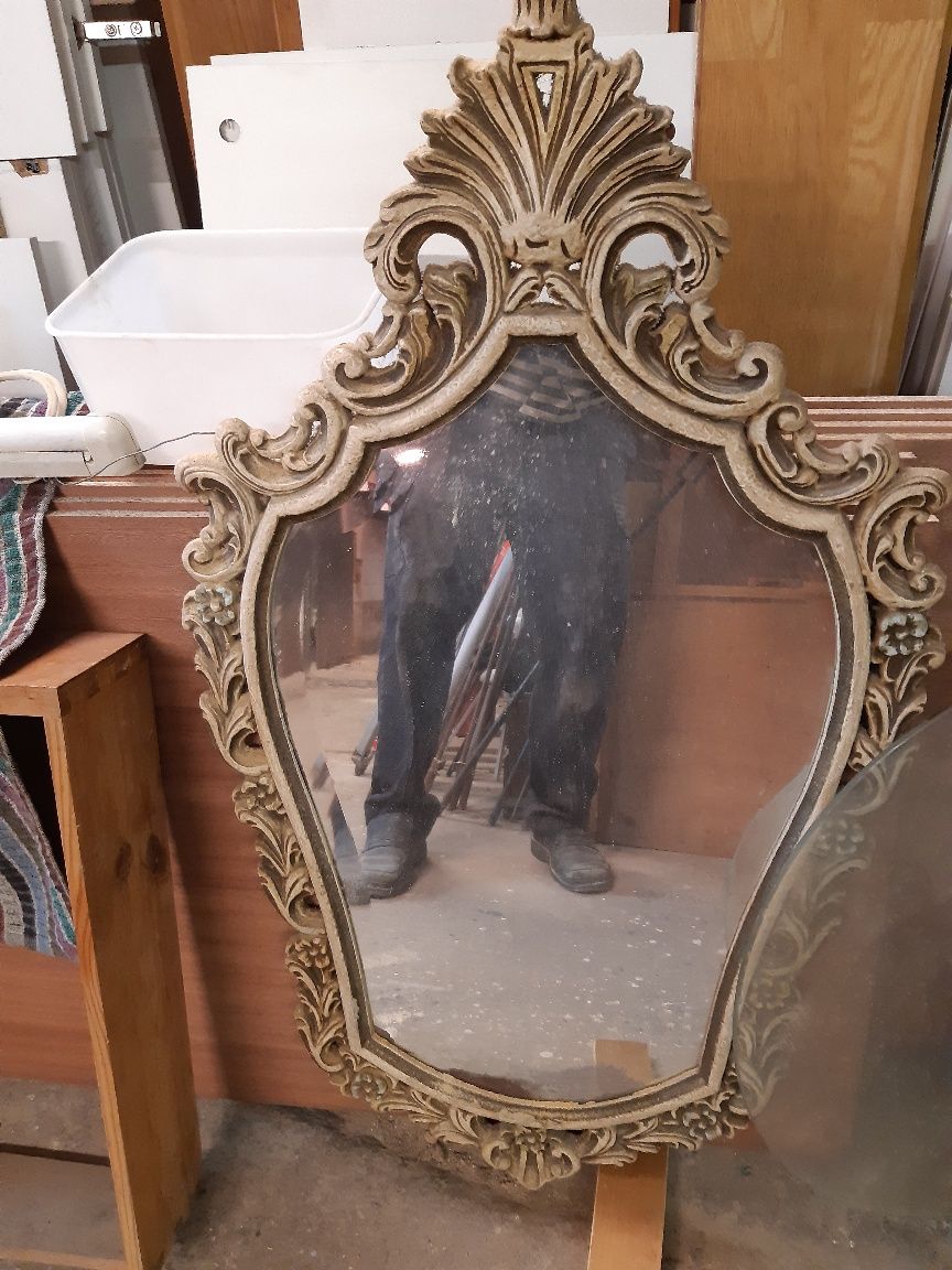 Mesa e espelho rustico