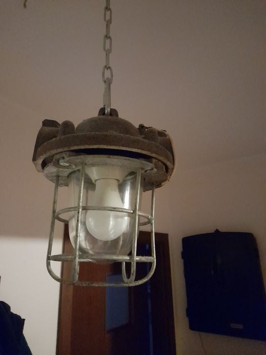 Lampa wisząca PRL przemysłowa