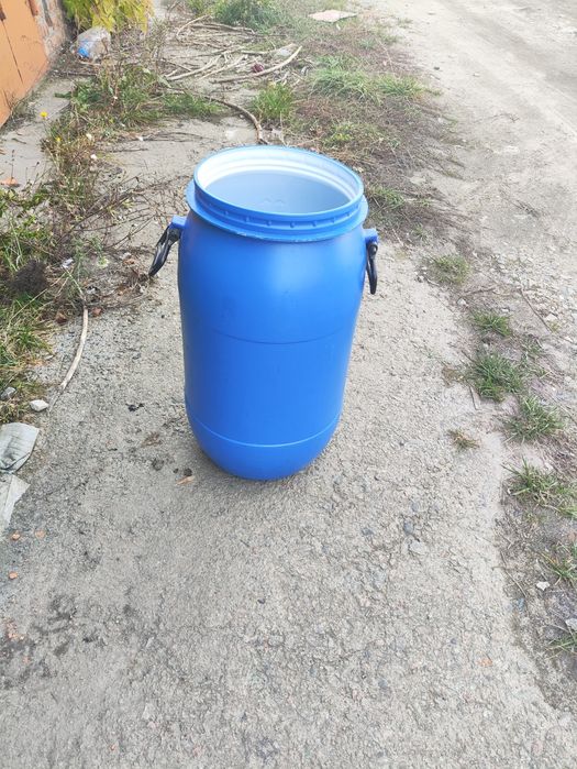Бочка з пластику