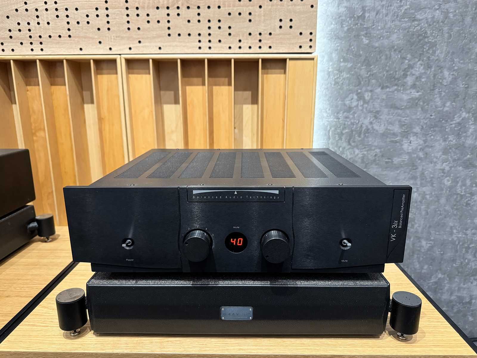 Balanced Audio Technology (BAT) VK-3iX SE + Phono + pilot | Preamp